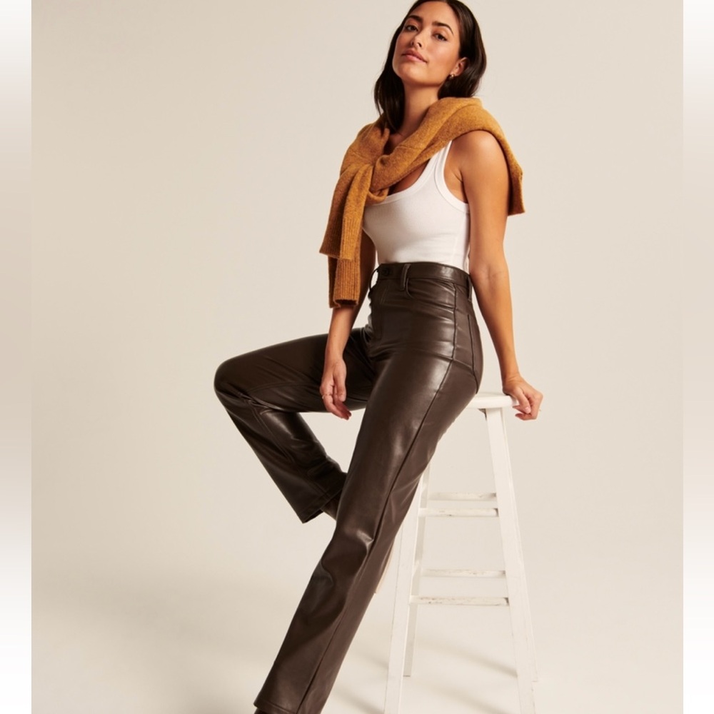 Curve Love Vegan Leather 90s Straight Pants